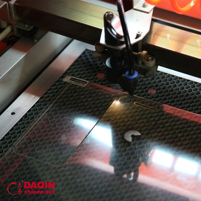 Μηχανή κοπής προστασίας οθόνης 8 KG για τη βιομηχανία παραγωγής αυτοκόλλητων βινυλίου